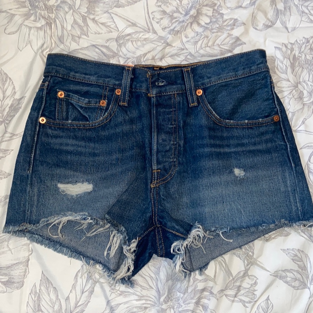 NWT Levi’s jean shorts